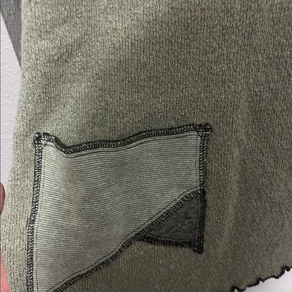 Krakerz light green sweater in medium - Picture 3 of 6